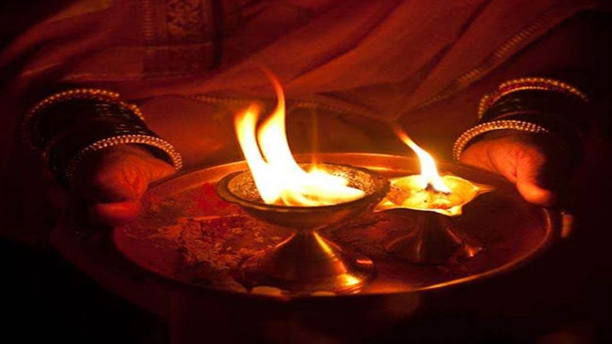 Maha Aarti worship at ISKCON